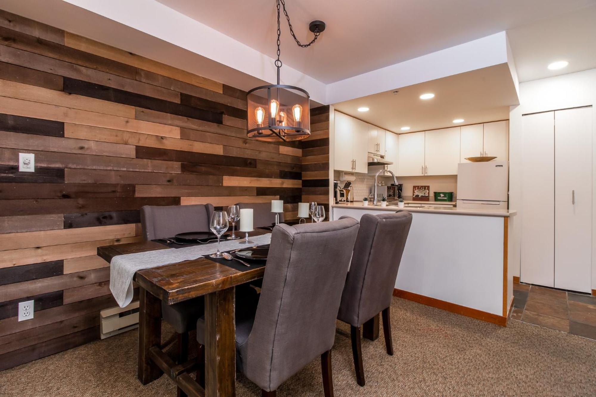 휘슬러 Creekside Slopeside 1Br With Pool, Hot Tub, Bbq 아파트 외부 사진